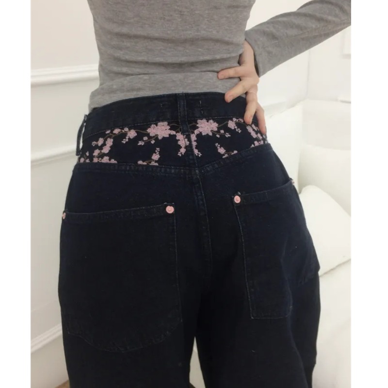Sakura Embroidery Loose Scythe - огляд і ціна Embroidery Jeans Sakura