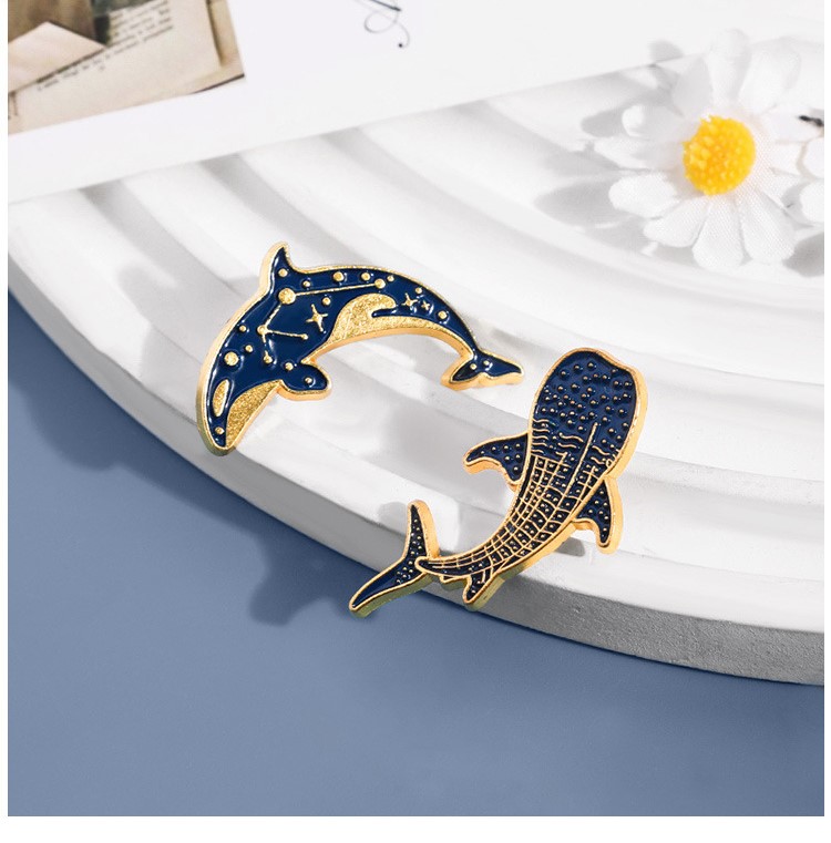 Cute Blue Whale Dolphin Brooch - огляд і ціна Embroidery Whale