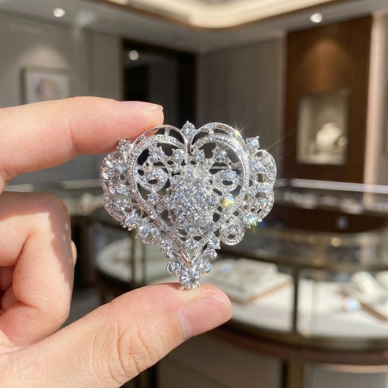 Elegant Heart Shape Brooch Shi - огляд і ціна Embroidery Kaftan