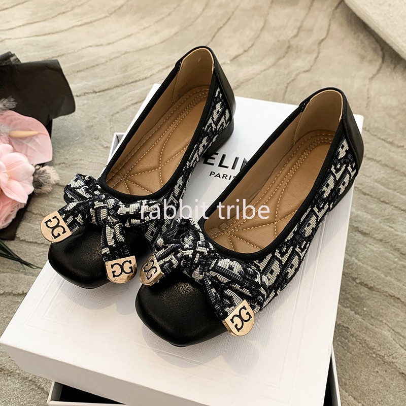 Comfortable French Womens Sing - огляд і ціна Embroidery Style